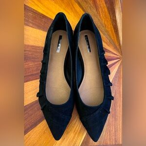 NWOT Tahari Pioneer Suede leather Flats 9